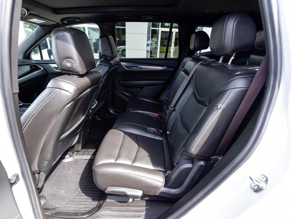 Used 2024 Cadillac XT6 Luxury w/ LPO, Floor Liner Package AWD/4WD image 27