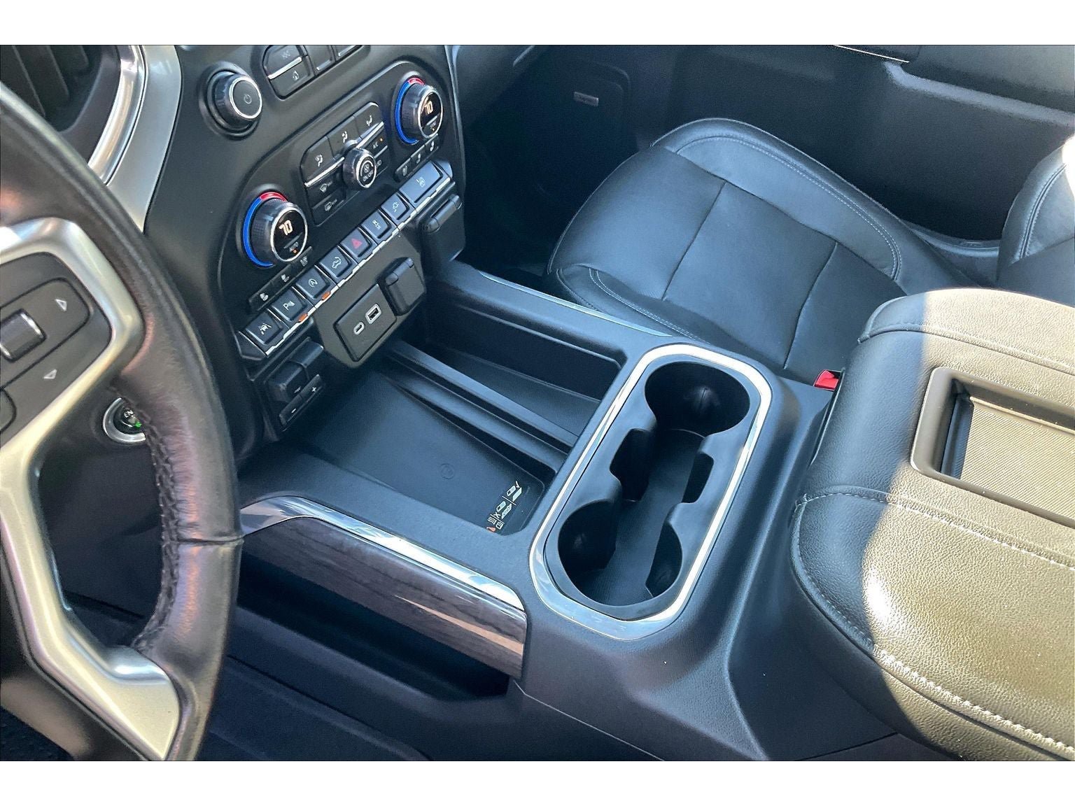 Used 2020 Chevrolet Silverado 1500 LTZ w/ LTZ Plus Package AWD/4WD image 18