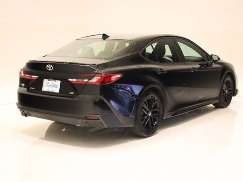Used 2025 Toyota Camry SE FWD image 6