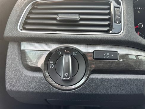 Used 2018 Volkswagen Passat 2.0T SE image 24