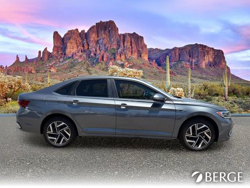 Used 2023 Volkswagen Jetta SEL FWD image 9