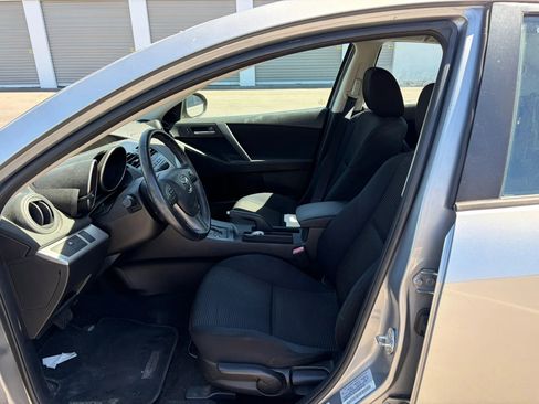 Used 2013 MAZDA MAZDA3 i Touring FWD image 9