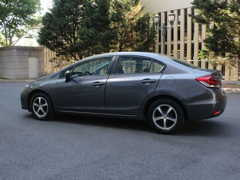Used 2015 Honda Civic SE image 9