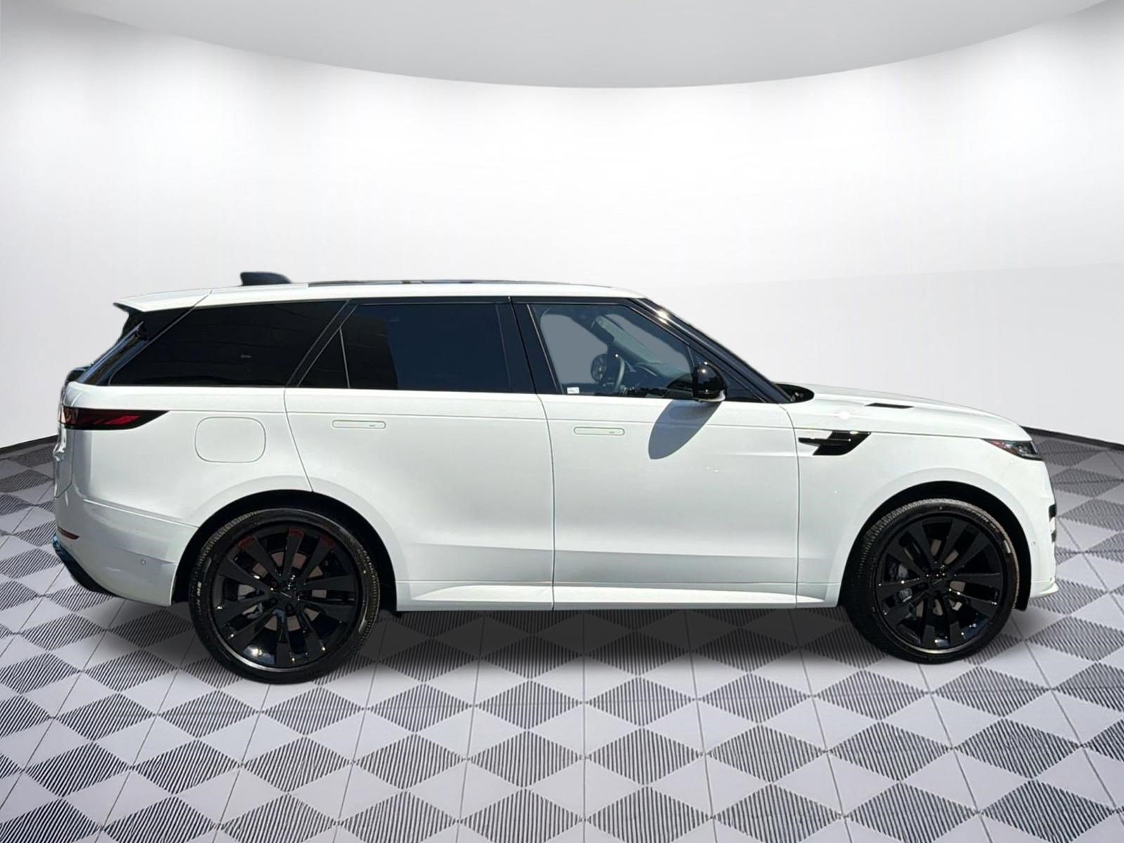 New 2026 Land Rover Range Rover Sport Dynamic SE AWD/4WD image 8