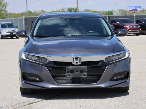Used 2019 Honda Accord Touring image 2
