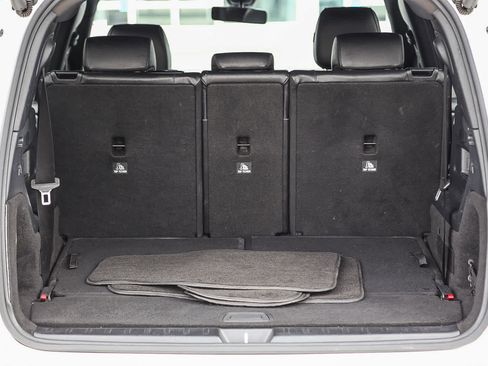 Used 2021 Mercedes-Benz GLB 250 w/ Premium Package image 25