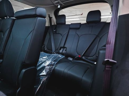 Used 2026 Honda Pilot Touring image 17