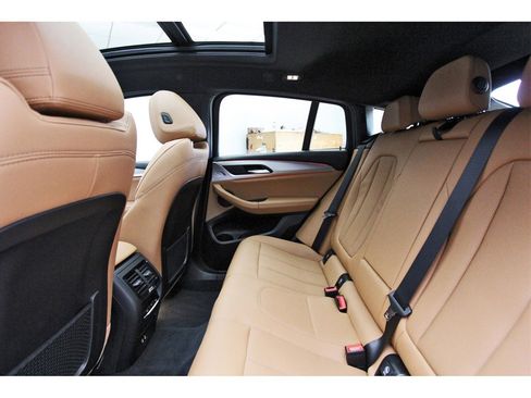 Used 2025 BMW X4 xDrive30i image 10