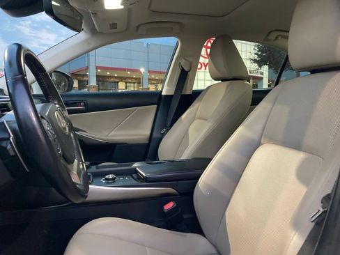 Used 2020 Lexus IS 300 w/ Premium Package RWD image 10