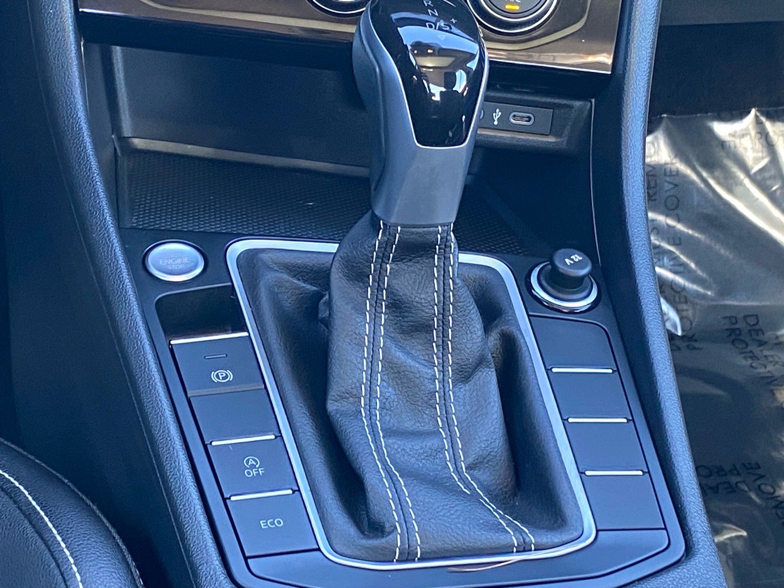 Certified 2023 Volkswagen Jetta SE FWD image 11