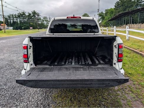 Used 2023 Nissan Frontier SV w/ Technology Package RWD image 7