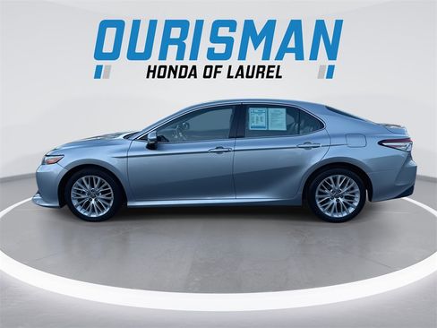 Used 2018 Toyota Camry XLE image 5