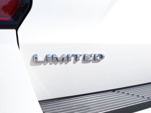 Used 2019 Ford Expedition Limited w/ Driver Assistance Package image 7