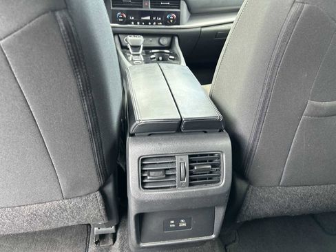Used 2023 Nissan Rogue SV FWD image 20