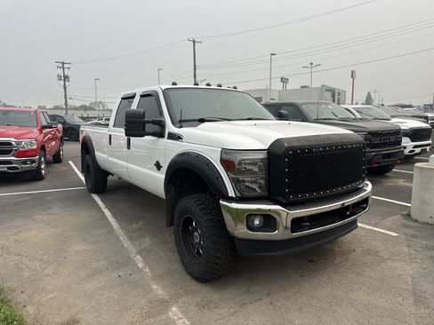 Used 2016 Ford F250 XLT w/ FX4 Off-Road Package AWD/4WD image 5