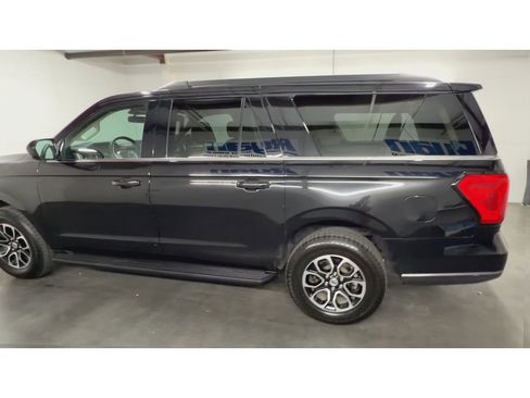 Used 2024 Ford Expedition Max XLT RWD image 6