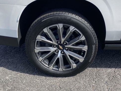 New 2025 Chevrolet Suburban High Country image 8