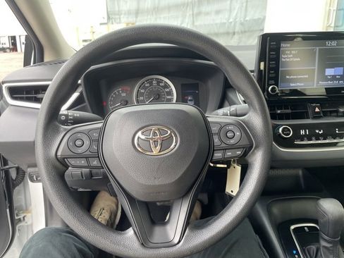 Used 2022 Toyota Corolla LE image 22