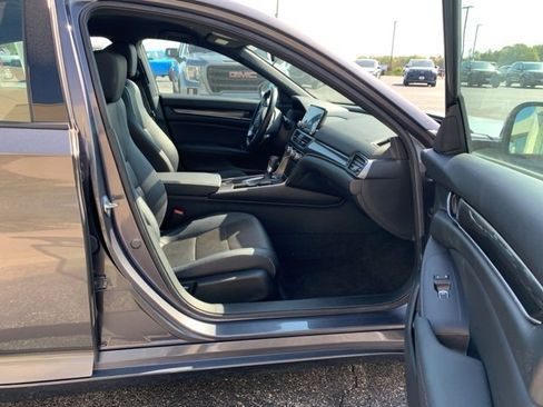Used 2019 Honda Accord Sport image 14