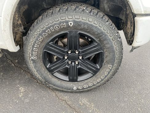 Used 2018 Ford F150 Lariat image 2