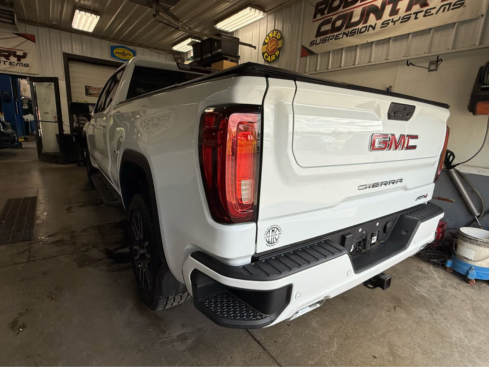 Used 2024 GMC Sierra 1500 AT4 w/ AT4 Preferred Package AWD/4WD image 7