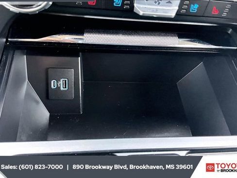 Used 2023 Ford F150 Lariat w/ Max Trailer Tow Package image 22