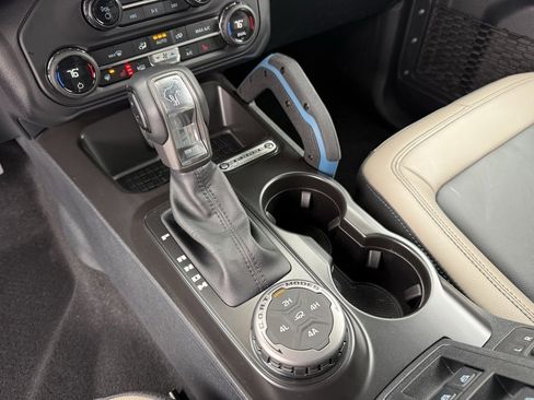 Used 2024 Ford Bronco Wildtrak image 37