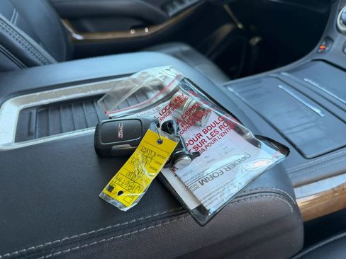 Used 2016 GMC Yukon XL Denali w/ Open Road Package image 32