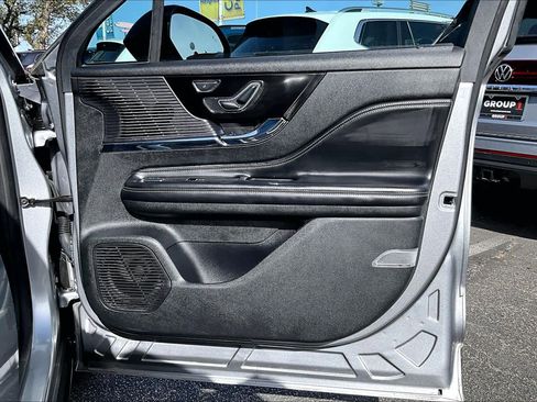 Used 2021 Lincoln Corsair Standard w/ Equipment Group 101A image 23