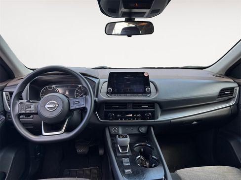 Used 2023 Nissan Rogue SV image 10