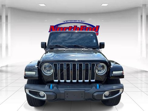 Used 2023 Jeep Wrangler Unlimited Sahara w/ Cold Weather Group AWD/4WD image 6