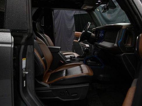 Used 2023 Ford Bronco Outer Banks image 16