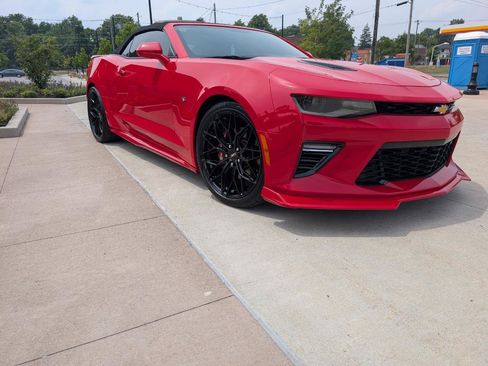 Used 2017 Chevrolet Camaro SS RWD image 3
