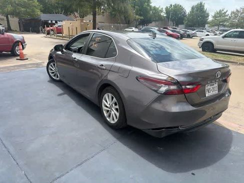 Used 2021 Toyota Camry LE FWD image 4