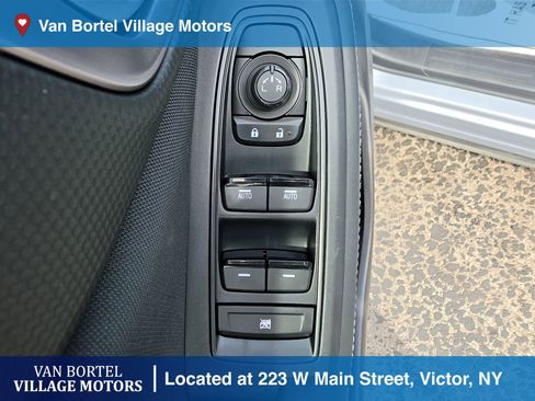 Used 2021 Subaru Forester Premium AWD/4WD image 11