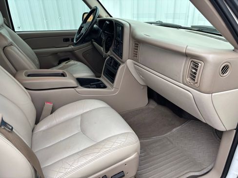 Used 2005 Chevrolet Avalanche Z71 w/ Preferred Equipment Group image 34