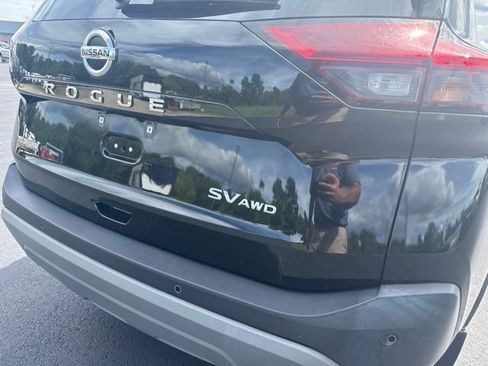 Used 2021 Nissan Rogue SV AWD/4WD image 4