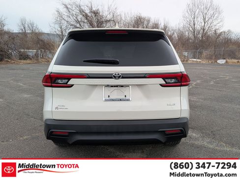 Certified 2024 Toyota Grand Highlander AWD image 4