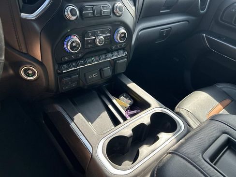 Used 2022 GMC Sierra 2500 AT4 w/ AT4 Premium Plus Package AWD/4WD image 40