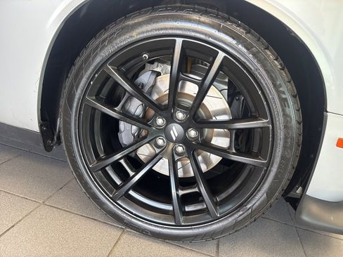Used 2022 Dodge Challenger R/T w/ Plus Package image 8
