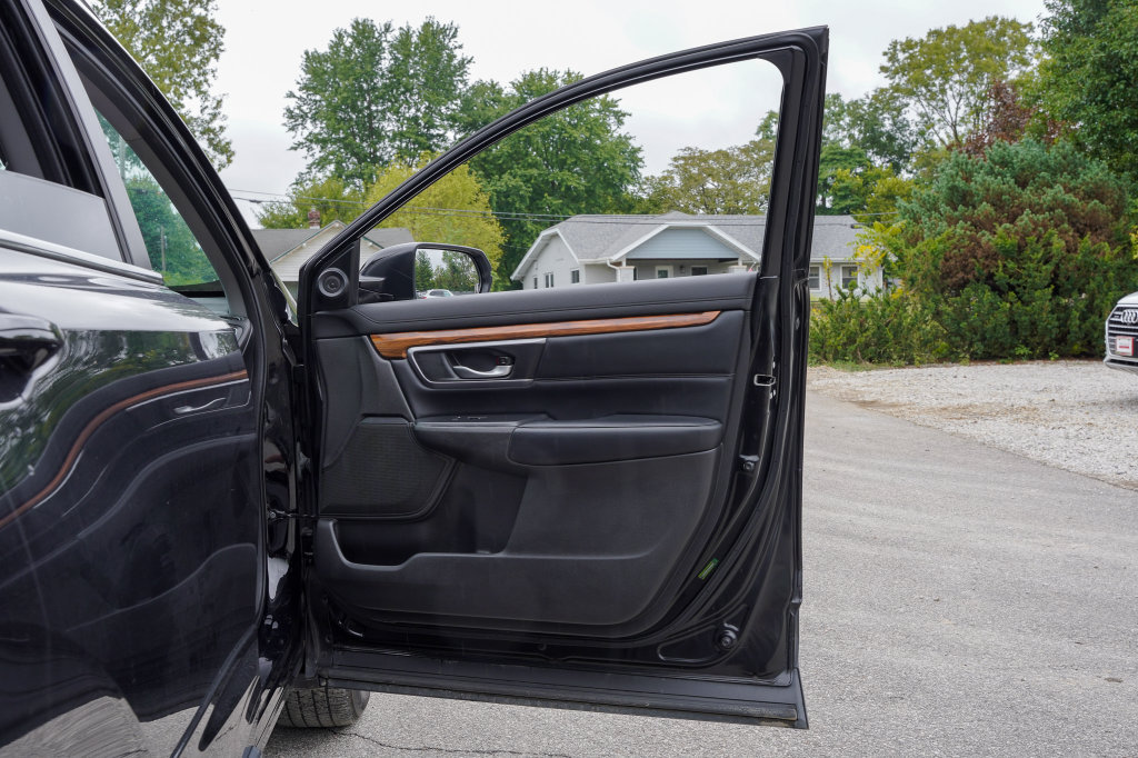 Used 2017 Honda CR-V Touring image 30