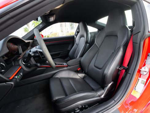 Used 2025 Porsche 911 Carrera RWD image 76