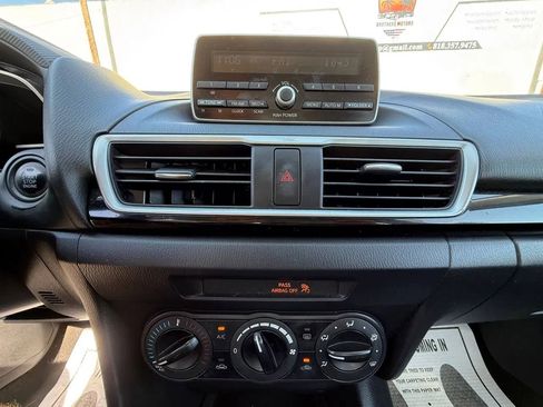 Used 2014 MAZDA MAZDA3 i Sport image 34