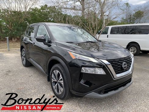 Used 2023 Nissan Rogue SV image 1