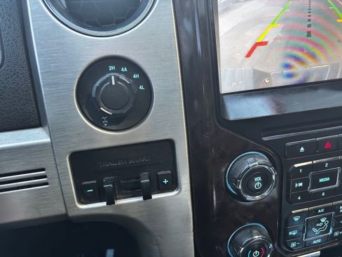 Used 2014 Ford F150 Platinum image 32