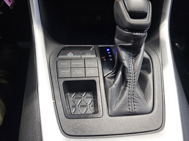 Certified 2025 Toyota RAV4 LE AWD/4WD image 24