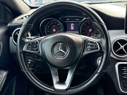 Used 2018 Mercedes-Benz GLA 250 image 14