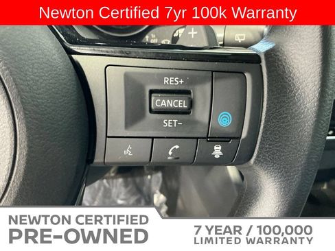 Used 2023 Nissan Rogue SV FWD image 30