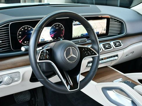 Used 2024 Mercedes-Benz GLE 450 4MATIC image 44