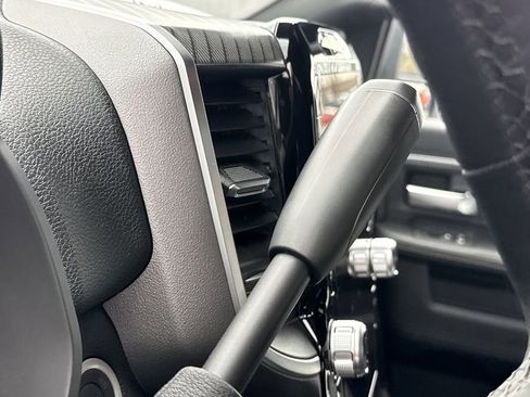 New 2026 RAM 3500 Big Horn AWD/4WD image 32